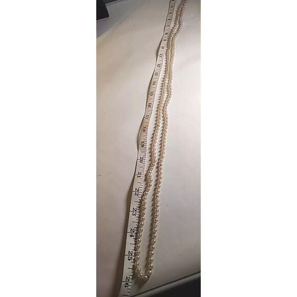 Vintage 52" Beautiful Strung Faux Pearls Necklace Layered Long - Picture 4 of 4